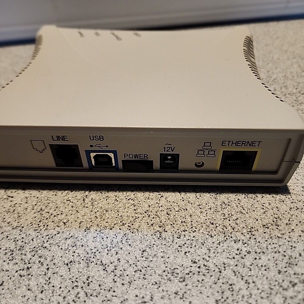 WESTELL DSL Router - Model A90-220015-04 - Picture 2 of 5